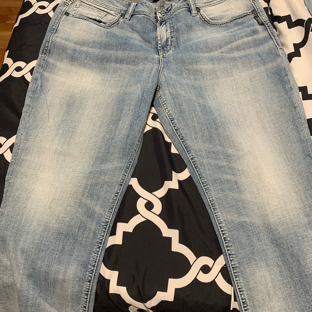 Women’s Silver Capri pants